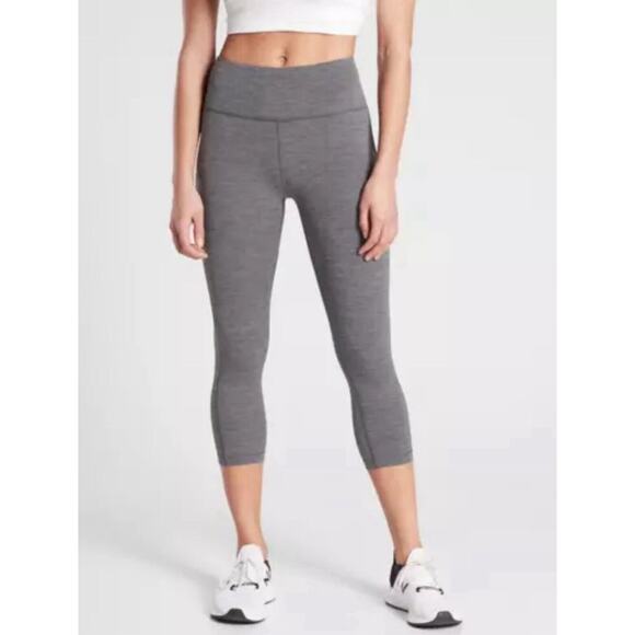 Athleta Ultimate Stash Pocket Capri Grey Heather NWOT Size XS Yoga Pilates Barre - Picture 3 of 11